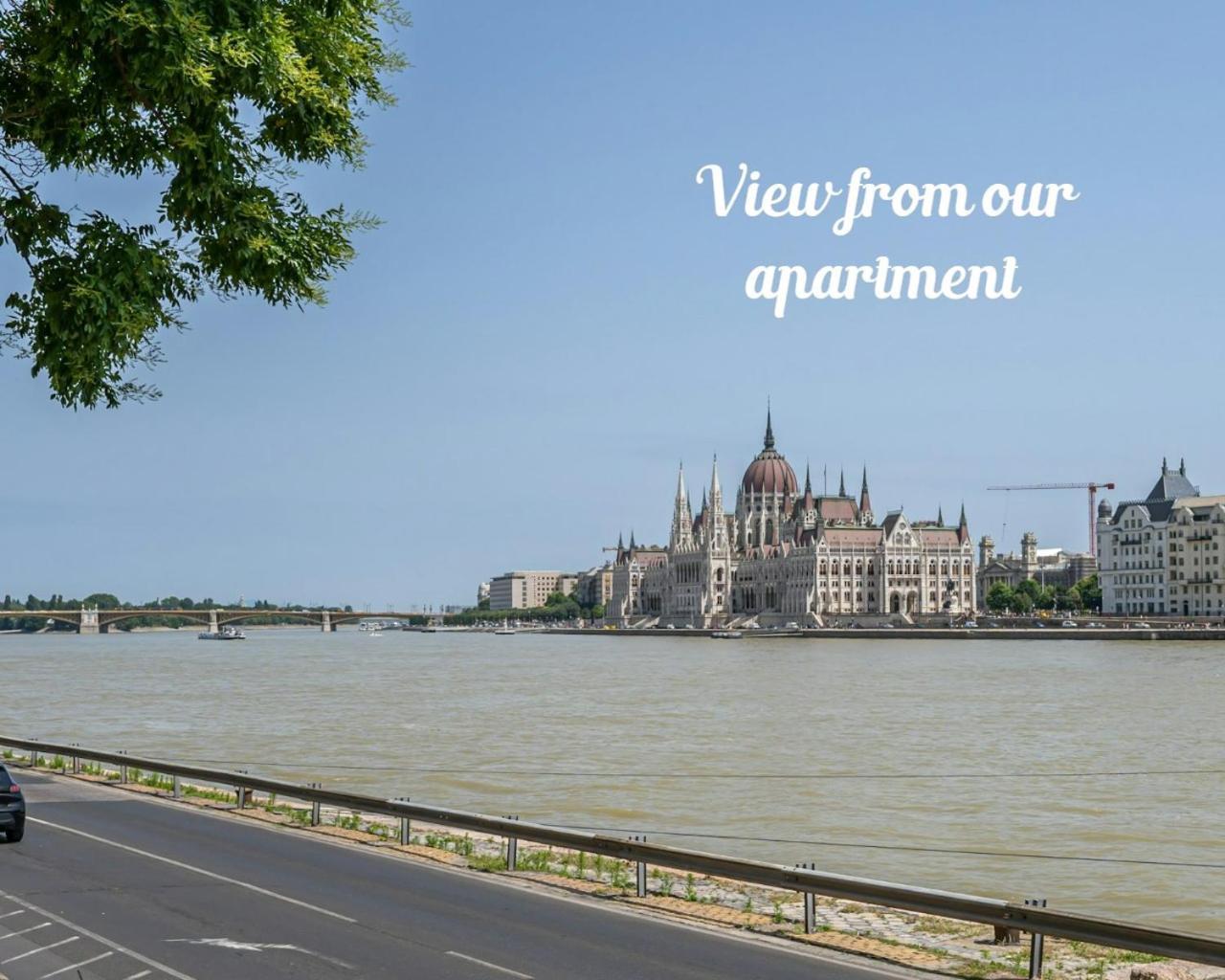 Danube Waterfront View At Chain Bridge Boedapest Buitenkant foto